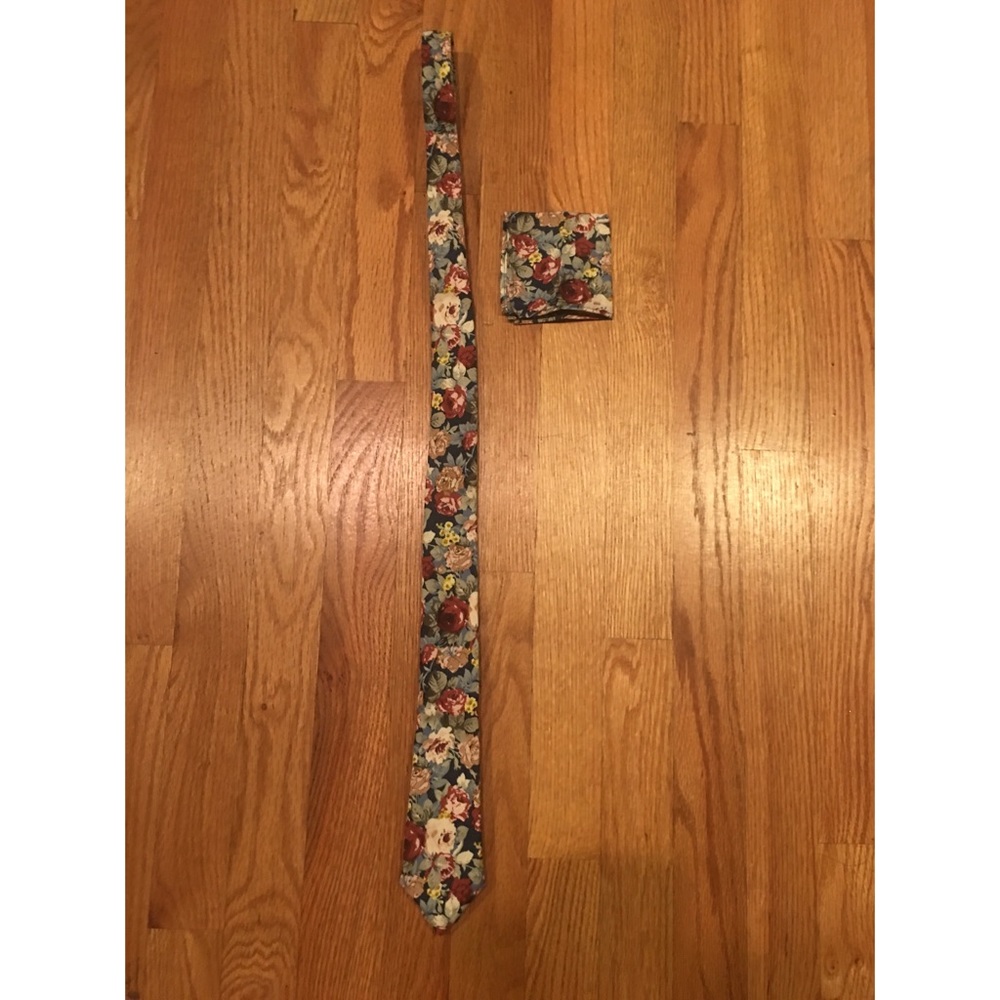 Hand made floral tie & pocket square set